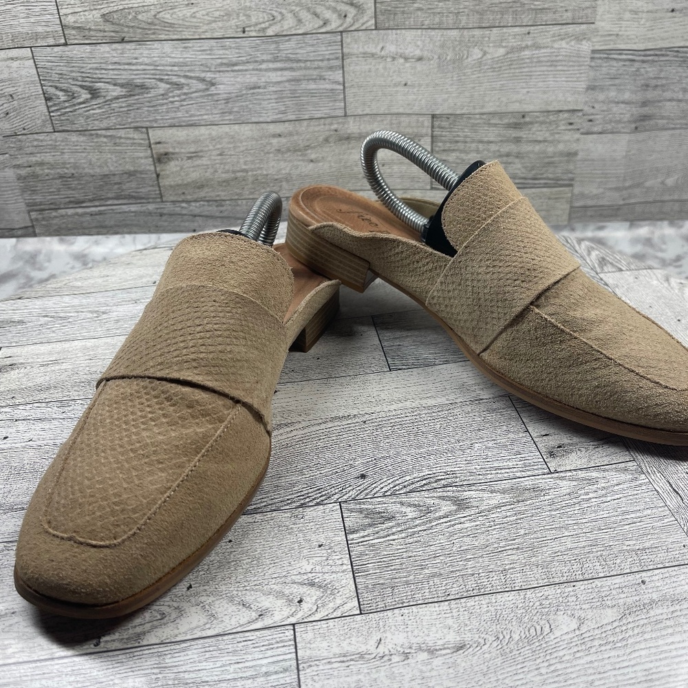 Free People Mules Women 38.5 / 8M At Ease Shoes Brown Tan‎ Suede Embossed Snake